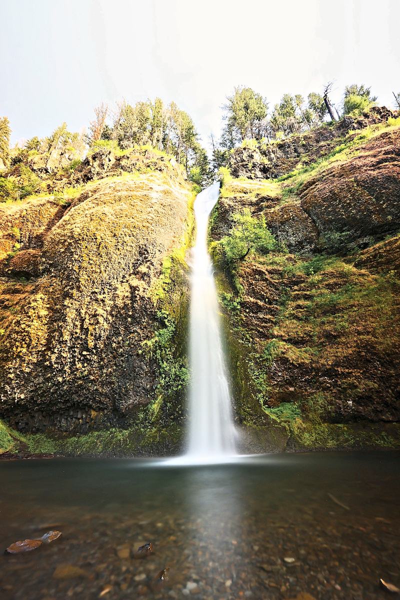 Horsetail Falls. A photograph of The Columbia River Gorge, Oregon.